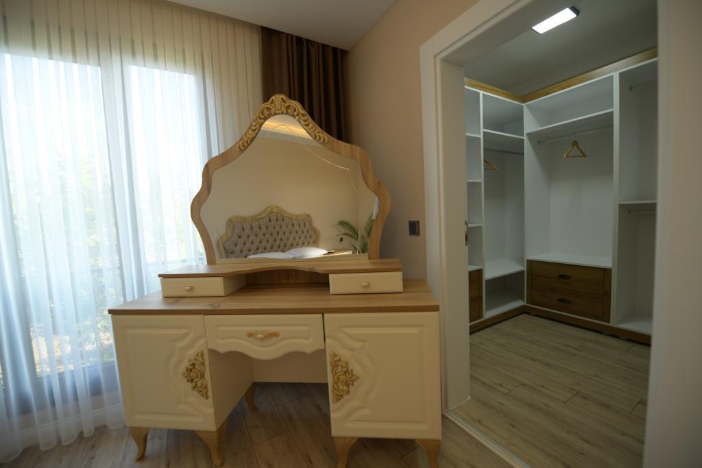 ARAKLI HÜRRİYET MAHALLESİNDE HAVUZLU LÜKS SATILIK VİLLALAR